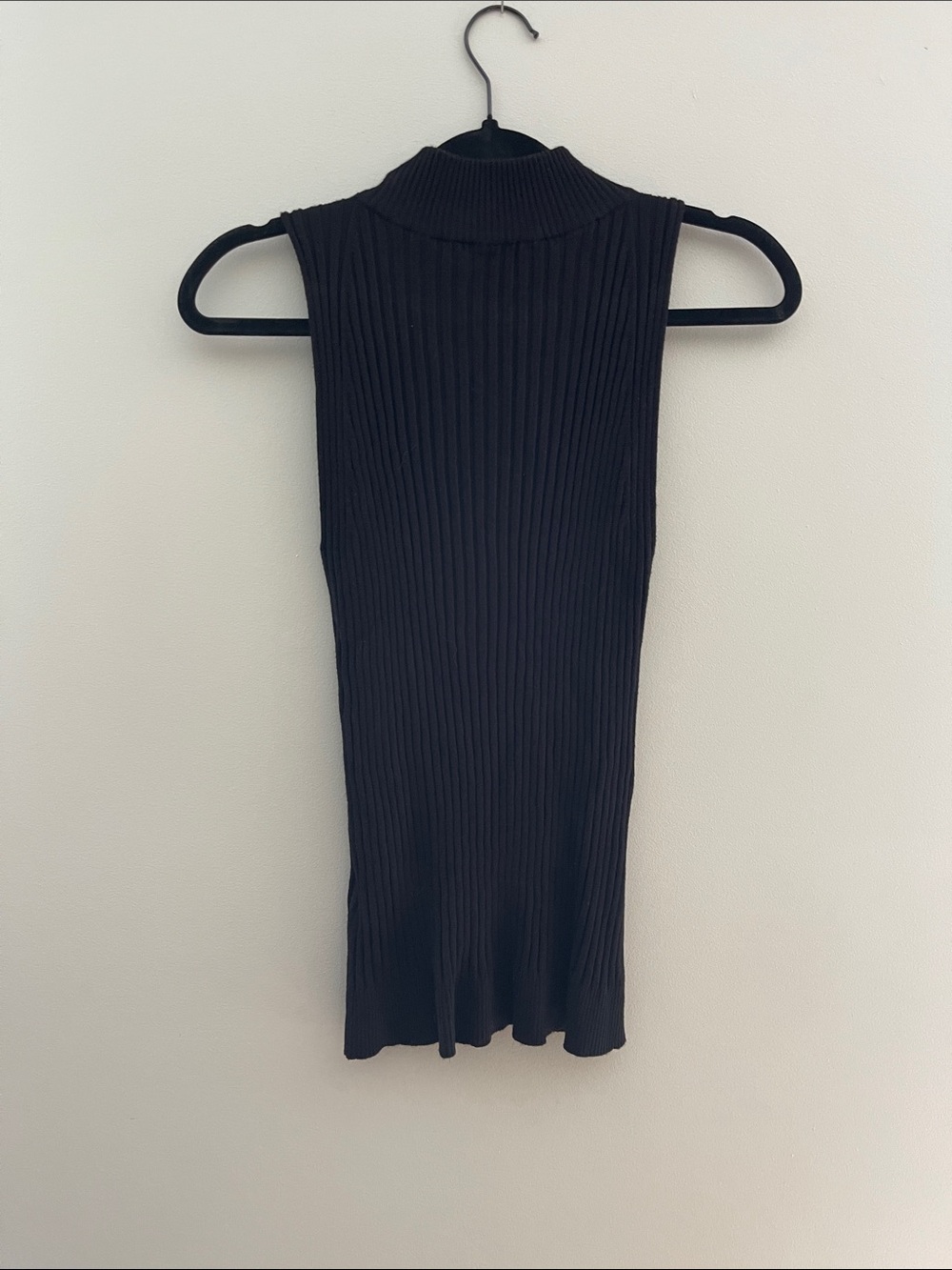 NWOT Belldini Black L sleeveless sweater tank - functional gold zipper - Picture 5 of 6